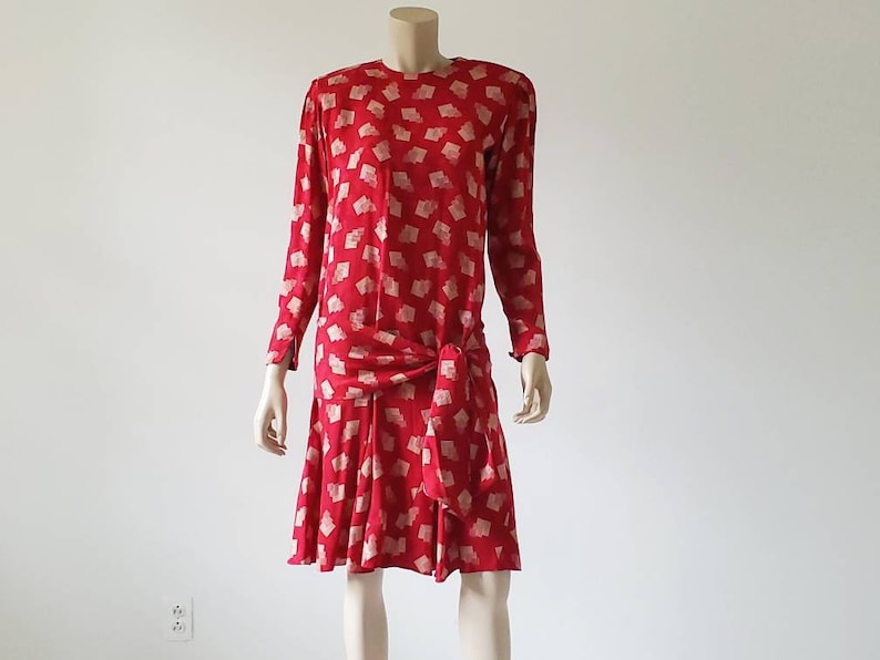 liz claiborne flutter sleeve sheath dress