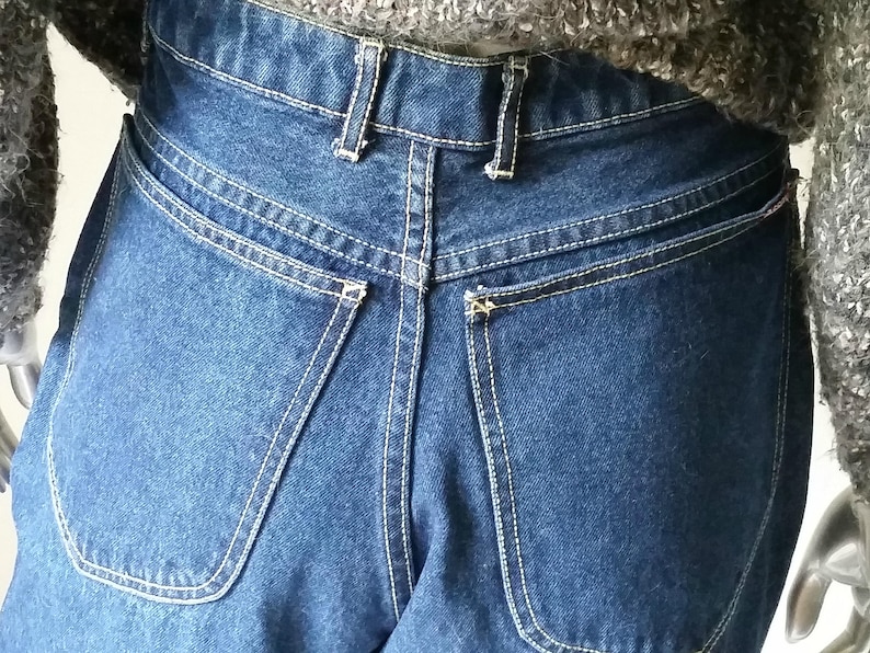 baggy pants back in style