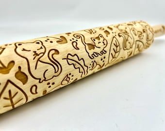 Kitty Cat Embossed Rolling Pin: Baking Decor for Animal Lovers