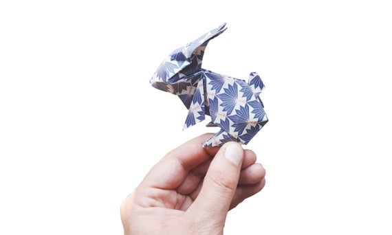 X Origami Kaninchen Hase Papier Muster Verlässt Weiß Auf Blauem Hintergrund Faltung Von Kozouf Dekoration Für Diy Projekt