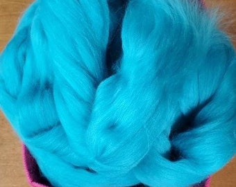 Cyan dyed superfine merino combed top, 4oz