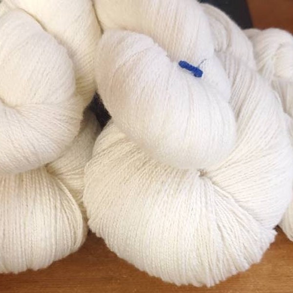 Handspun polwarth wool, fine wool, natural color