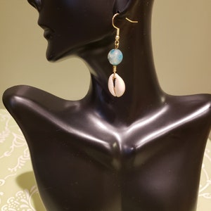 Corwrie Shell Earrings accompanied with Yoga bead / Afrocentric