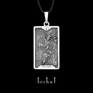 Arkan Fool – Narren-Tarotkarten-Anhänger aus Sterlingsilber. Spirituelle Charm-Halskette. Gotische Halskette. Handgefertigt von Kochut