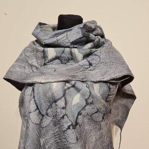 Gray Felted Scarf, Nuno felted Shawl,Gift for wife,Christmas gift, Hand-painted Silk Scarf, Gift for her zdjęcie 5