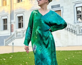 Botanical Print Silk Kaftan Dress: Emerald Green Long Sleeve Party Dress