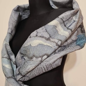 Gray Felted Scarf, Nuno felted Shawl,Gift for wife,Christmas gift, Hand-painted Silk Scarf, Gift for her zdjęcie 10