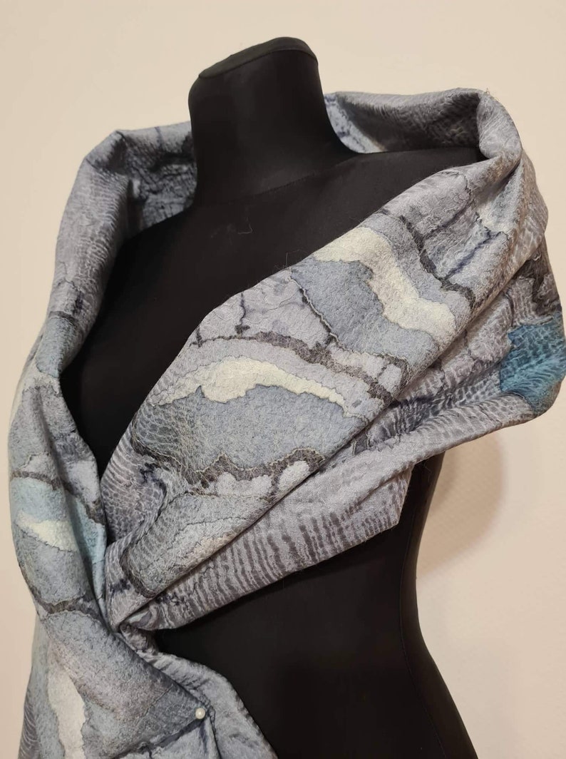 Gray Felted Scarf, Nuno felted Shawl,Gift for wife,Christmas gift, Hand-painted Silk Scarf, Gift for her zdjęcie 10