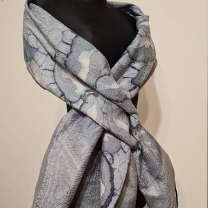 Gray Felted Scarf, Nuno felted Shawl,Gift for wife,Christmas gift, Hand-painted Silk Scarf, Gift for her zdjęcie 2