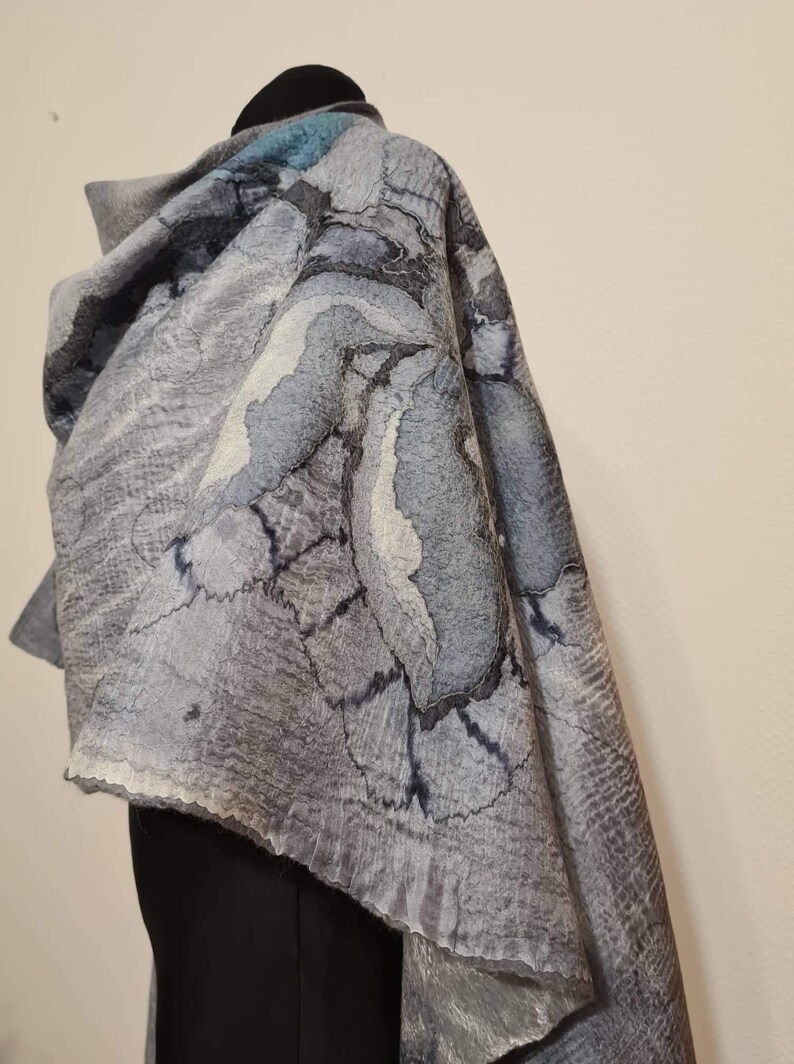 Gray Felted Scarf, Nuno felted Shawl,Gift for wife,Christmas gift, Hand-painted Silk Scarf, Gift for her zdjęcie 8