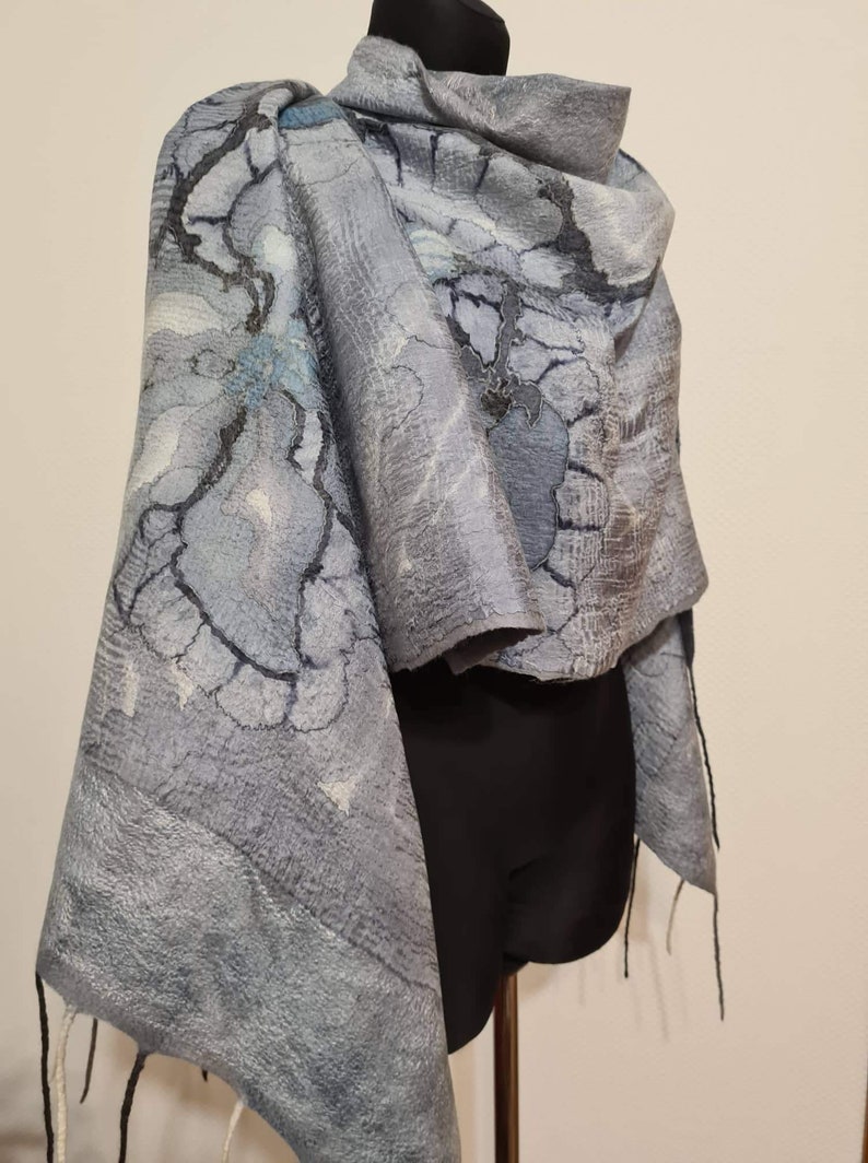 Gray Felted Scarf, Nuno felted Shawl,Gift for wife,Christmas gift, Hand-painted Silk Scarf, Gift for her zdjęcie 4