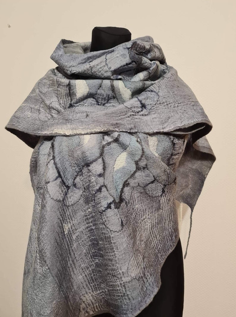 Gray Felted Scarf, Nuno felted Shawl,Gift for wife,Christmas gift, Hand-painted Silk Scarf, Gift for her zdjęcie 5