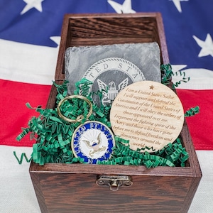 Caja de regalo personalizada militar / Caja de recuerdos hecha a mano / Ejército / Marina / Marines / Fuerza Aérea / Guardia Costera / Regalo del Día de los Veteranos /