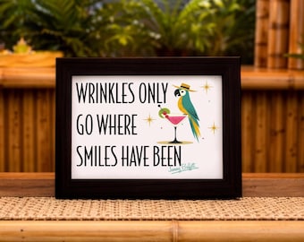 Placa de madeira emoldurada feita à mão com a frase "Rugas só aparecem onde há sorrisos", inspirada em Jimmy Buffett, presente divertido para quem está envelhecendo, arte tropical moderna de meados do século XX.