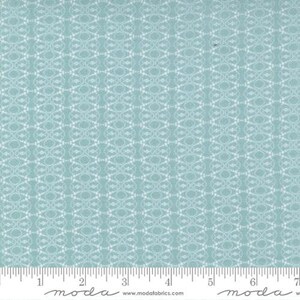 Peppermint Bark Frosty 30697 21  Designed by BasicGrey Sprinkles Blenders Dot Geometric