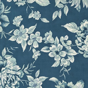 Könnte beinhalten: Ein blauer Stoff mit einem weißen Blumenmuster. Die Blumen sind stilisiert und haben einen Vintage-Look. Der Stoff ist perfekt für Bastelprojekte, Quilten oder das Nähen von Kleidung.