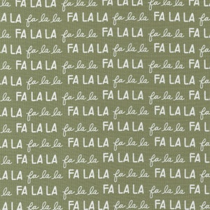 Christmas Eve Pine 5184 15 Moda Conçu par Lella Boutique vendu par yard Merry Text and Words Fa La La