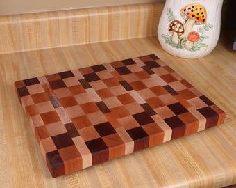 End-grain cutting board