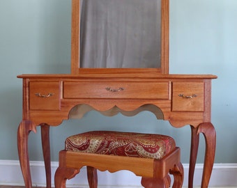 Dressing Table Queen Anne