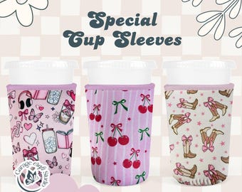 Kokette Schalenhülse | Eiskaffee Hülle | Neopren-Getränkehalter | Cherry Bow Westernstiefel Cute Coffee Cozy | Geschenk für Kaffeeliebhaber