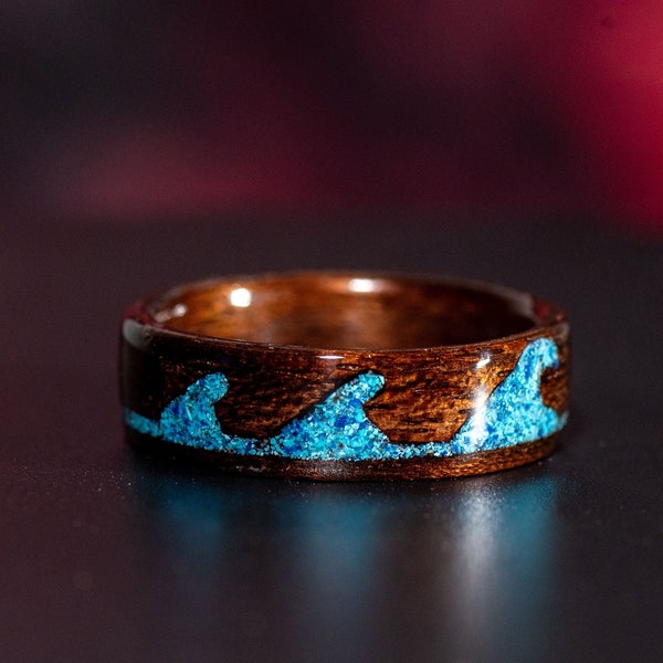 Rising Ocean Wave Ring. Wooden Ring made with Lapis Lazuli and Turquoise. Handmade Ring, Great Gift for Men and for Women. Customizable
