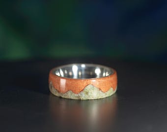 Anello di giada con design di montagna / Anello di legno con anima in acciaio inossidabile / Fede nuziale in legno / Anello di fidanzamento in legno / Per lui e per lei