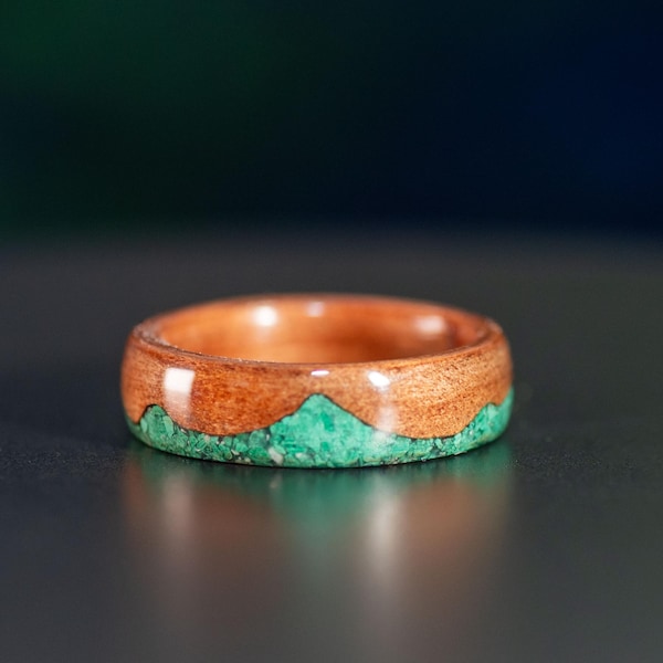 Tineo Wood Mountain Ring with Malachite Inlay – Nature Inspired Men’s Wedding Band, Handcrafted Wood Ring
