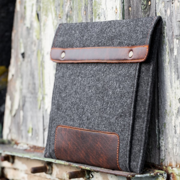 Dark Felt iPad Pro Case with extra felt pocket and leather. iPad Pro 12.9" 2022 case. ipad pro 11" case. m1 m2