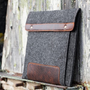 Asus Laptop Sleeve 12-17" Custom Fit. Felt with Leather Details, Secure Snap Closure, Pencil Holder, Front & Rear Pockets. For Expertbook.