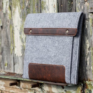 Custom Felt Sleeve for Asus 12-17" – Leather Snap Closure, Pen Holder, Front & Back Pockets – Fits Zenbook, ProArt, ExpertBook, ROG.