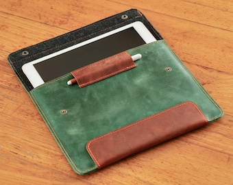 Leather Case for reMarkable 2, Paper Pro, Move and Pure. A sleeve with Pen Holder. Cover with protective felt lining. 8 color combinations.