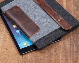 Felt iPad 10.9" Case 2022 with pencil holder and felt pocket. iPad Air 10.9" case