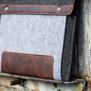 Handmade Felt Case for Asus Laptops 12-17" – Leather-Trim Snap Fastener, Pen Holder, Dual Pockets. Sleeve for VivoBook, ROG, Zenbook, ProArt