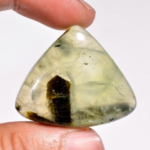 Natuurlijke prehniet hartvorm cabochon losse edelsteen voor het maken van sieraden 62,5 kt. 29 x 35 x 7 mm ST-35 gratis en expresverzending