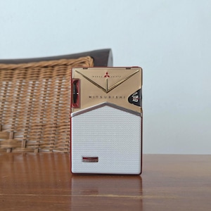 Mitsubishi Elite 6X-870, Mitsubishi radio, red Mitsubishi, Mitsubishi 6X-870, Mitsubishi AM Japan, Mitsubishi 6 red, Mitsubishi 6 radio
