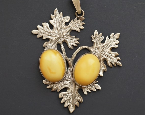 19g Hand Carved Sterling Silver Baltic Amber Pendant, Sculptured, it is not a cast.
