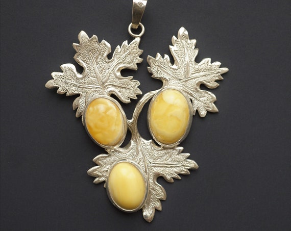 21.5g Hand Carved Sterling Silver Baltic Amber Pendant, Sculptured, it is not a cast.