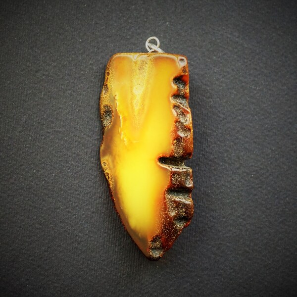 Handmade amber pendant 16,7g