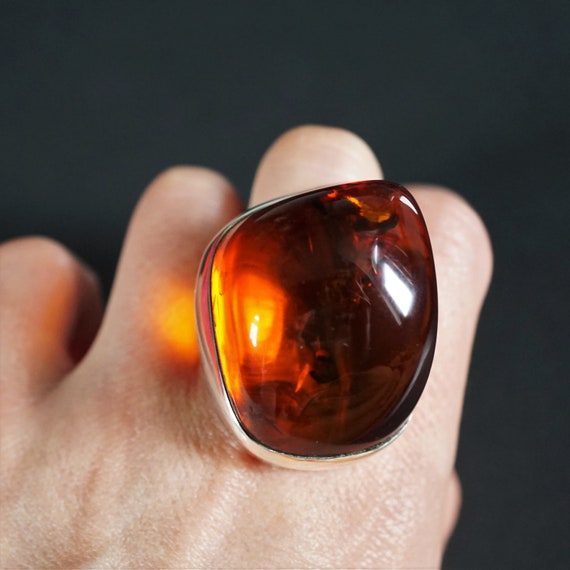 31.4g. Huge Cherry Baltic Amber Ring, Genuine Amber Ring, Oversized Ring, Unique Gift, Collectors Piece, Posh Ring