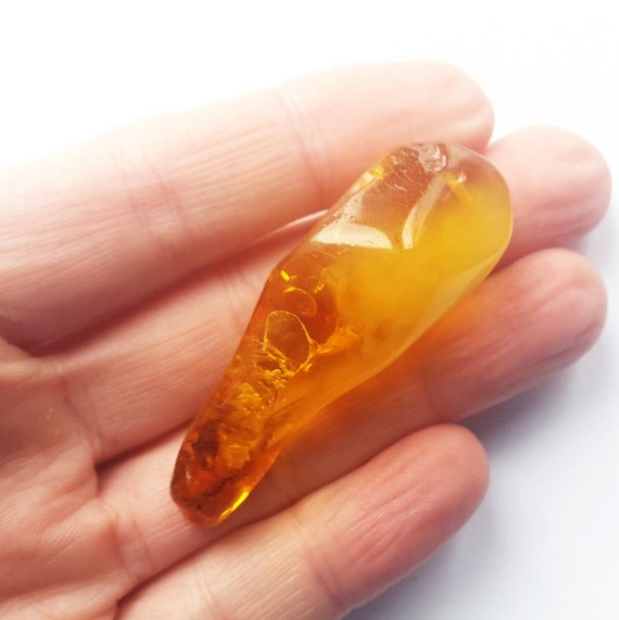6,7g, Genuine Baltic Amber Pendant, Butterscotch Amber