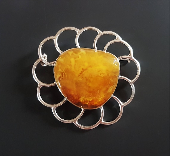 20g.Baltic Amber Brooch, Butterscotch Honey Amber