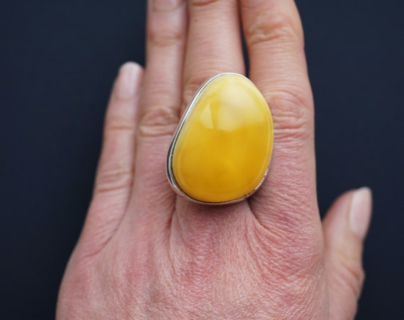 20.8g. Massive Baltic Amber Ring