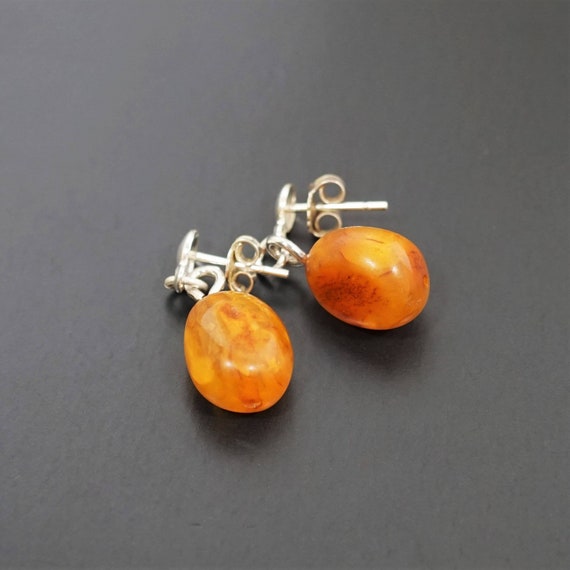 2.3g. Natural Baltic Amber Stud Earrings