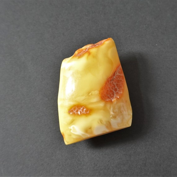 9,8g. Genuine Baltic Amber Stone, Butterscotch /White Amber, Yellow Amber, Natural Amber