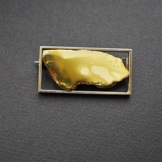 9.8g Baltic Amber Brooch