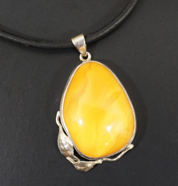 13g, Butterscotch Baltic Amber Pendant/ Necklace. Genuine, Untreated Amber