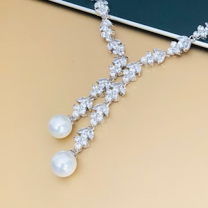Elegant Pearl Drop Bridal Necklace & Earring Set – Crystal Rhinestone Y Necklace for Wedding, Formal, Prom And Bridesmaid Jewelry