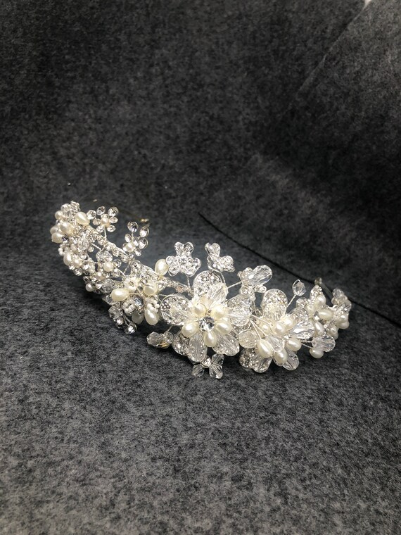 Vintage Crystal Bridal Tiara, Silver Rhinestone Tiara  display picture 1