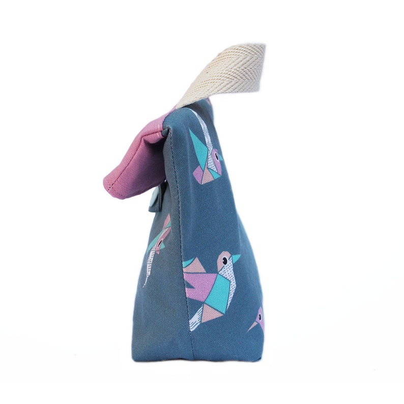Snack bag with handle for kids
