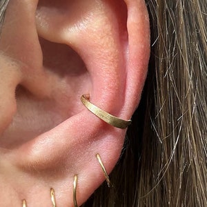 Argola de brinco de concha, brincos de ouro 22k, argola de concha 16g de ouro, joias de piercing de concha de ouro 22K, argola de joias de concha 14g, brinco de anel de concha 22K